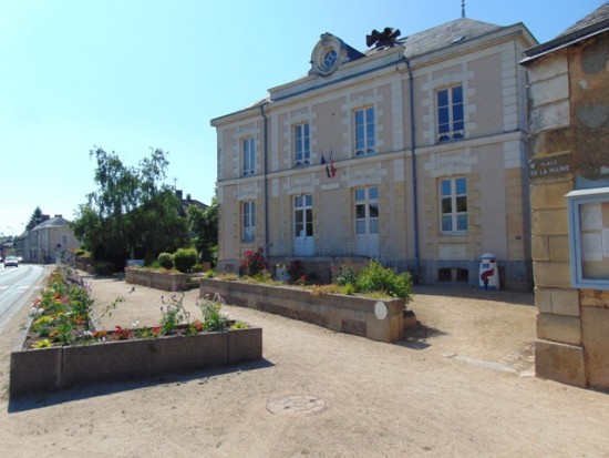 Mairie Bazouges sur le Loir
